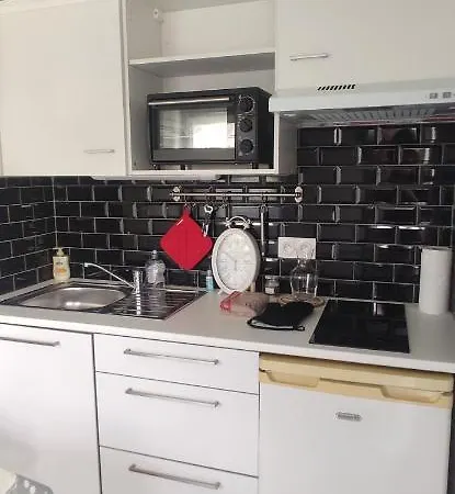 Petit Logement Sur Jardin Lejlighed
